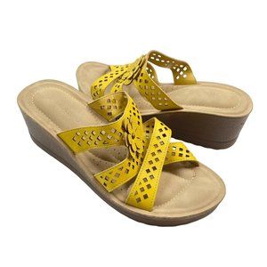 Andiamo Acayleigh Wedge Sandals Size 8.5 M Perforated Laser Cut Slip On Cushion